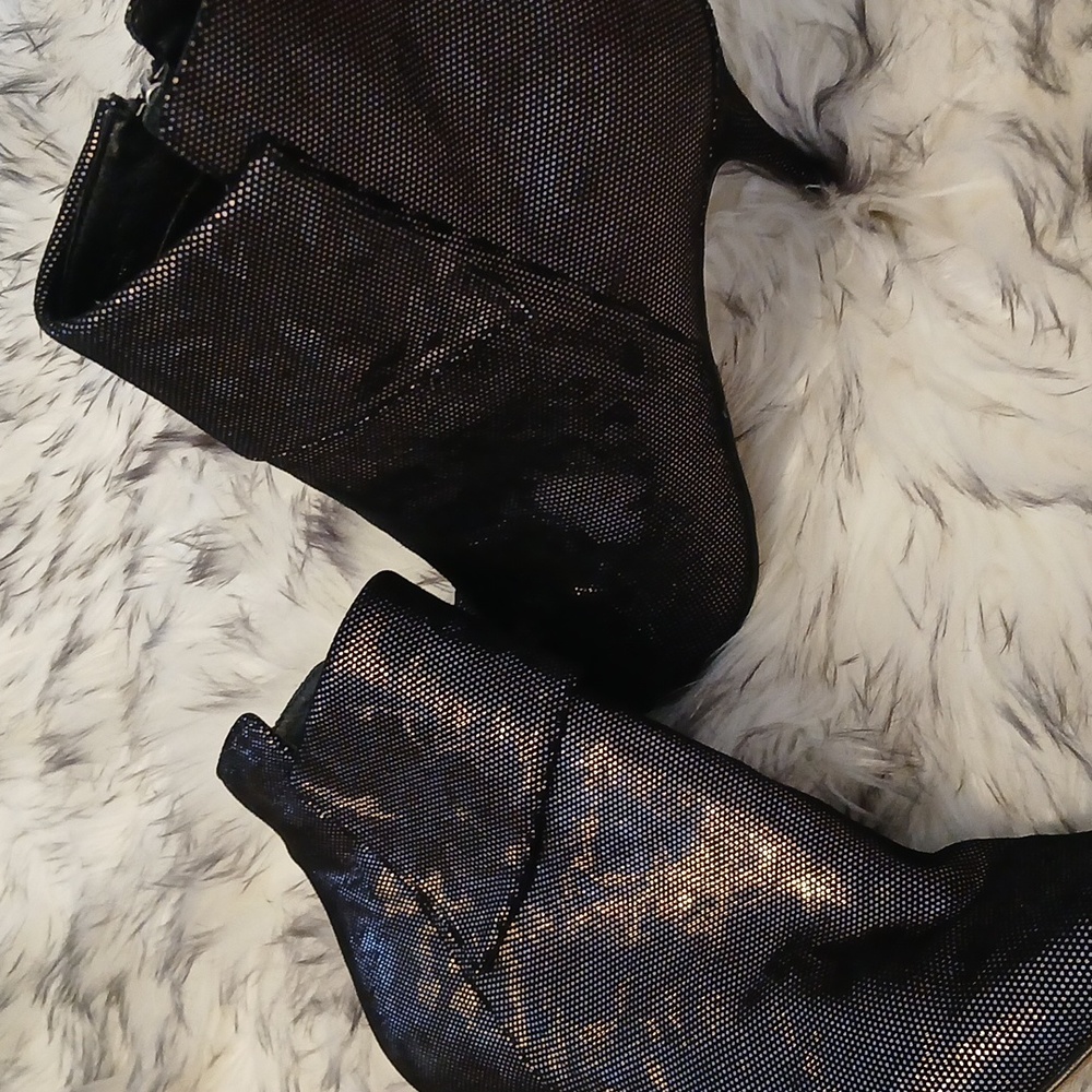 Shoes - Picture 4 of 4